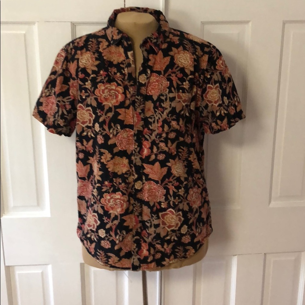 Short-Sleeve Floral Button-Up Shirt